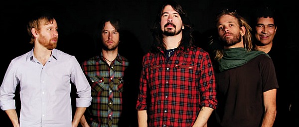 Foo Fighters: Έριξαν την τιμή του τελευταίου τους άλμπουμ για την Γιορτή του Πατέρα!