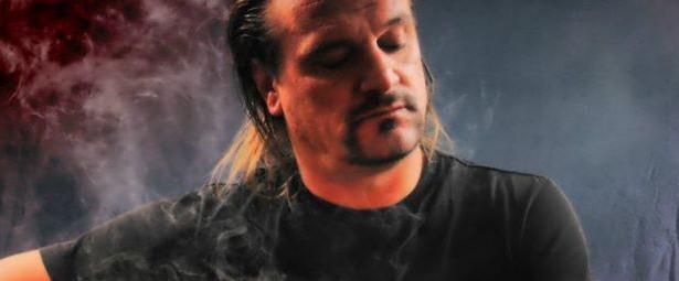 Το «Στοιχειωμένο Σπίτι». Αναρωτιέσαι πότε ήταν η τελευταία φορά που άκουσες ένα ροκ τραγούδι με ένα μήνυμα επίκαιρο