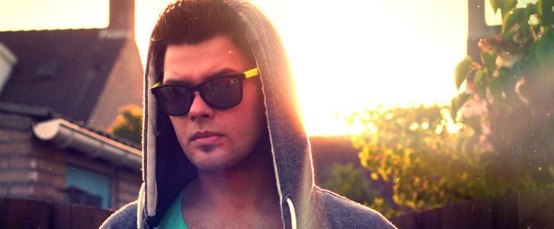 Άκου το νέο τραγούδι του Νίκου Τασιόπουλου: "Φανερά ή κρυφά"!