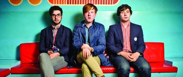 Οι Two Door Cinema Club διασκευάζουν Bruno Mars!