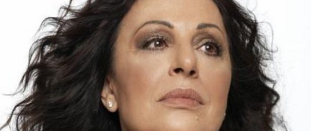 Χάρις Αλεξίου: «Το να κατεβάζει μια κυβέρνηση τον διακόπτη στον δημόσιο φορέα πληροφόρησης της χώρας της είναι κάτι ασύλληπτο»