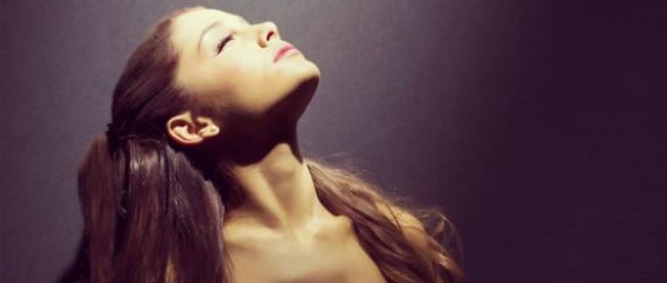 "Baby I" | Ακούστε το νέο single της Ariana Grande