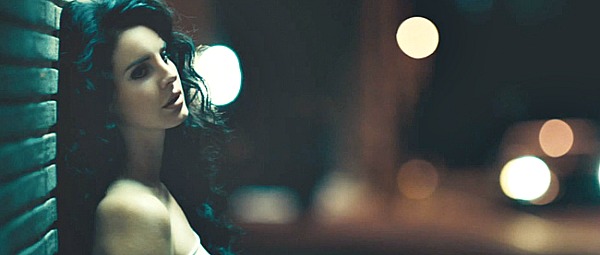 Ακούστε 5 ακυκλοφόρητα τραγούδια από την Lana Del Rey!