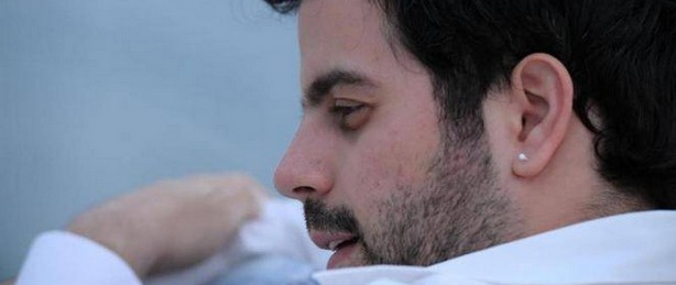 «Τώρα είμαι με άλλη» | Δείτε το ολοκαίνουριο video clip του Αναστάση Κουλούρη!