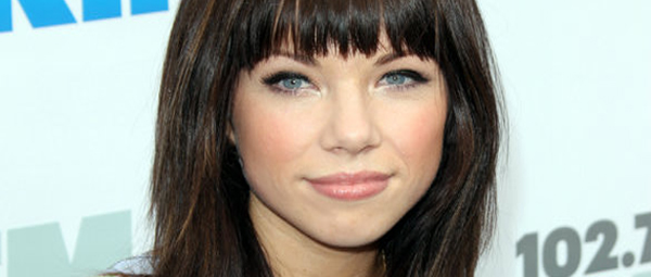 "Ball me maybe": Η αποτυχημένη μπαλιά της Carly Rae Jepsen 