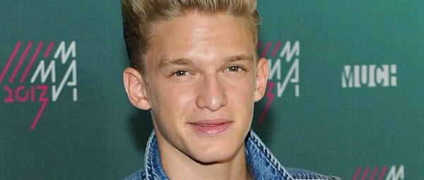 Ακούστε το "La Da Dee" του Cody Simpson