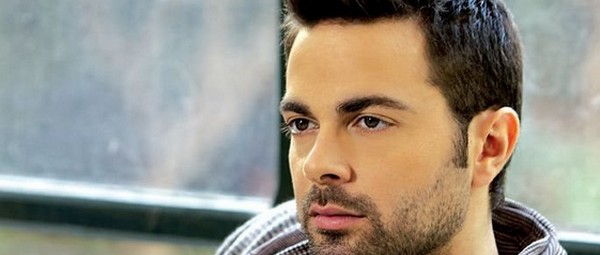 Ηλίας Βρεττός: «Να’ στε ΟΛΟΙ καλά και αφήστε το δηλητήριο να στάζει άφθονο»