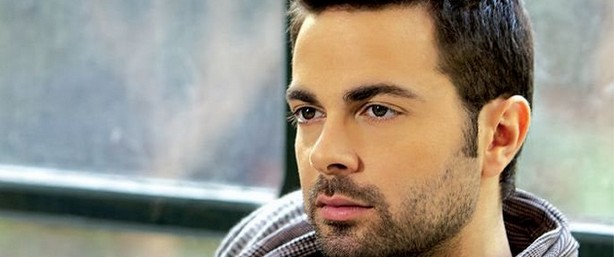 Ο Ηλίας Βρεττός το Σάββατο 20/7 σας κλείνει ένα διαδικτυακό ραντεβού... Μη το χάσετε!