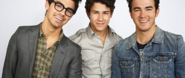 «First Time» | Δείτε το νέο video clip των Jonas Brothers