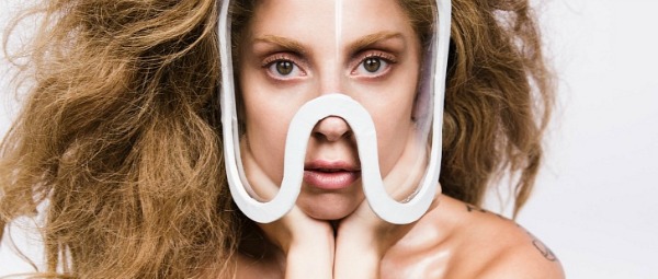 H Lady Gaga αποκαλύπτει μια ακόμη γυμνή promo photo για το "Applause"