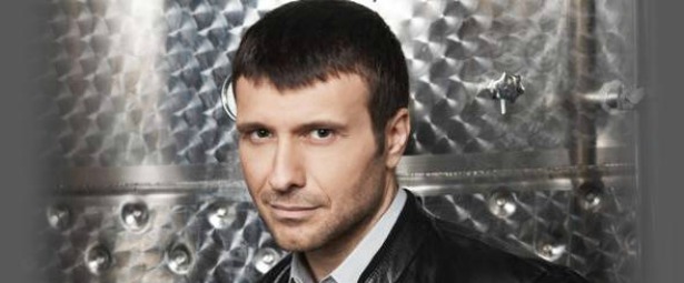 Η επίσκεψη του Γιάννη Πλούταρχου, σε σχολείο της Κύπρου (φώτο)