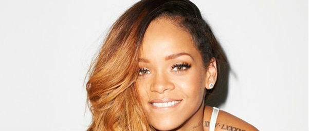 Rihanna: Οι θαυμαστές της πέταξαν πατατάκια!