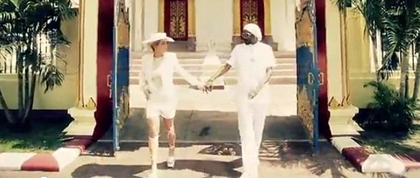 “Torn Apart”: Τα νέο video clip του Snoop Lion με την Rita Ora είναι επιτέλους εδώ!