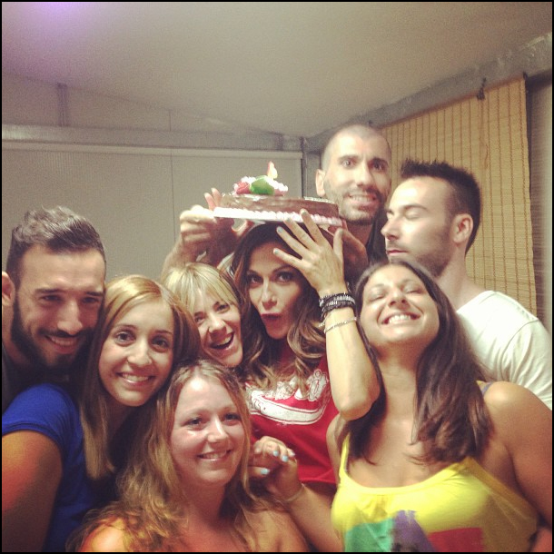 Πόσο σας ευχαριστωωωωωω!!! Ηρθατε από Χανιά Αθήνα Πάτρα Γιάννενα και Τρικαλα να σβήσουμε κερακι γενέθλιο! Σας αγαπάω πολυ!Ειστε θεοτρελοι!