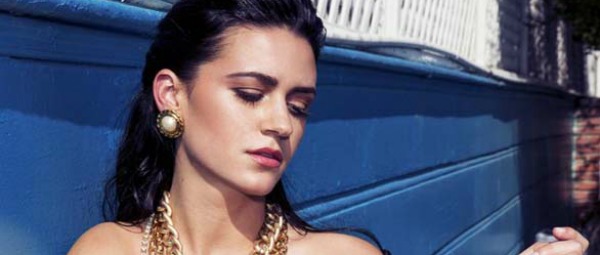 "Clocks" | Ακούστε το νέο τραγούδι της Kat Dahlia