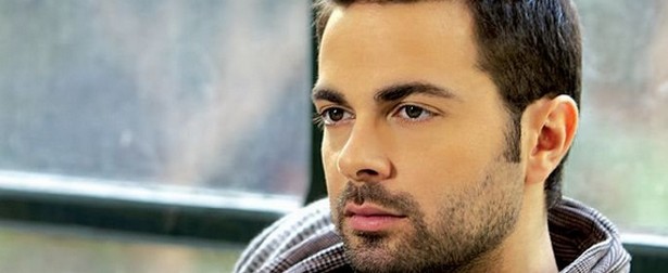 Ηλίας Βρεττός: «Αντί να σβήσω κεράκια, σβήνω… μπύρες!» | Φωτογραφία