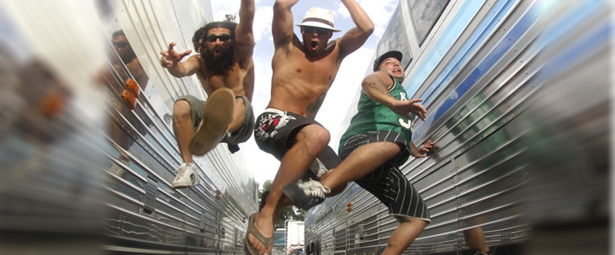 “Fuck around (all night)”: Δείτε το νέο προκλητικό video clip των Pepper!