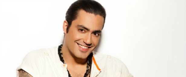 Διονύσης Σχοινάς: "Προσπαθώ να μην βλέπω το βίντεο απο την προταση γάμου γιατί ντρέπομαι"