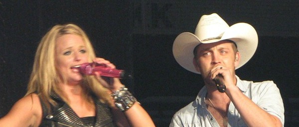 “Old Habits”| Ακούστε το νέο τραγούδι του Justin Moore και της Miranda Lambert