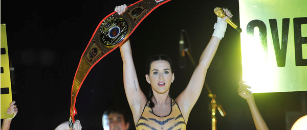 Η Katy Perry «εκθρονίζει» τον Robin Thicke στο Billboard Hot 100