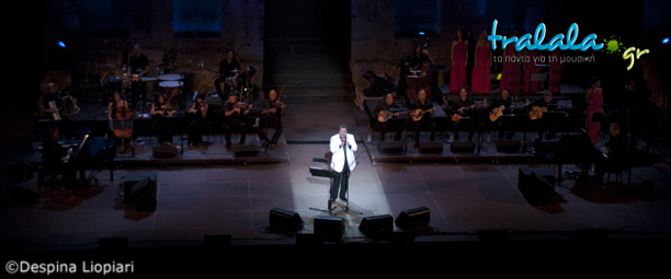 Ο Γιάννης Πάριος γέμισε το Ηρώδειο με τα τραγούδια του Βασίλη Τσιτσάνη! | φωτορεπορτάζ