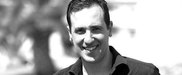 «Οι τρελοί» μας τραγουδά ο Παναγιώτης Λάλεζας!