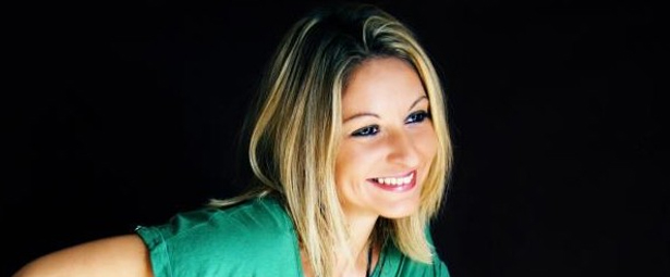 Εύα Λουκάτου – «Όνειρα Σφραγίζω»