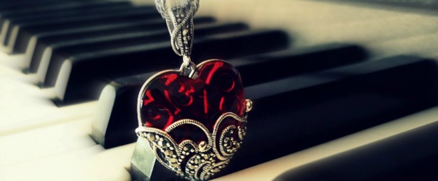 "Λόγια Αγάπης" | Γνωρίστε την Γιάννα Βασιλείου μέσα από το πρώτο της video clip