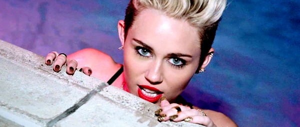 To περιοδικό Vogue ακύρωσε εξώφυλλο της Miley Cyrus λόγω της εμφάνιση της στα VMAs;