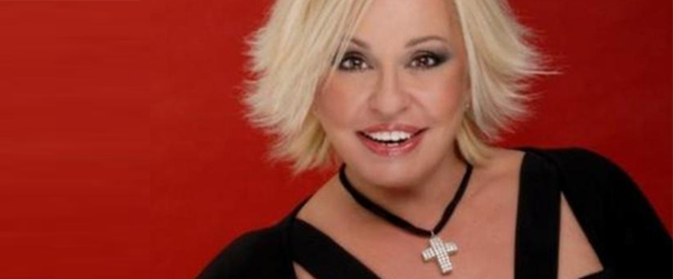 "Το φιλί μου κλέψε" | Ακούστε το ολοκαίνουργιο τραγούδι της Μπέσσυς Αργυράκη σε συνεργασία με τον Sakgra!