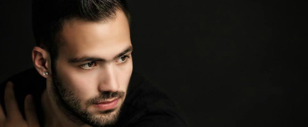 "Δίνω τα πάντα" | Mε αυτό το τραγούδι μας συστήνεται ο Βαγγέλης Τσακνάκης