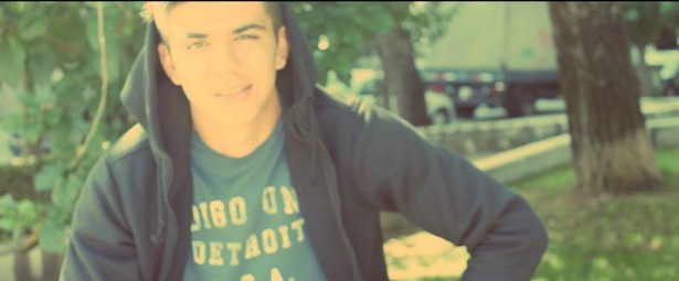 Noise | Γνωρίστε τον μέσα από τον πρώτο του video clip «Ακόμα Εδώ»