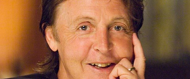 Ο Paul McCartney υποστηρίζει ότι αυτός εφηύρε τα είδη των φωτογραφιών “selfie” και “photobomb”!