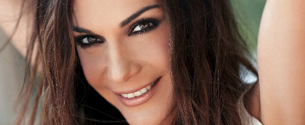 Η Δέσποινα Βανδή αποκαλύπτει στίχους από το νέο της τραγούδι!