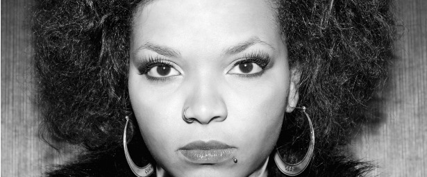 Idra Kayne| Δείτε το νέο της video clip για το τραγούδι "Voodoo"!