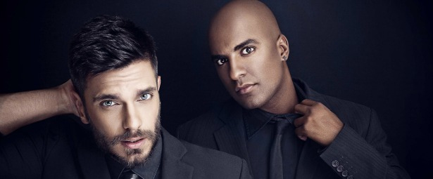 Μύρωνας Στρατής & Ησαΐας Ματιάμπα|Την παραμονή Χριστουγέννων μας υποδέχονται στην πλατεία Συντάγματος