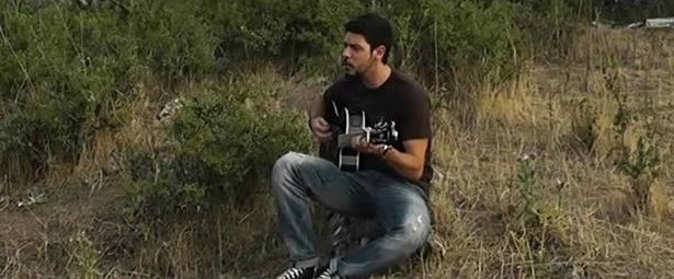 Γνωρίστε τον Χάρη Λουφόπουλο μέσα από το πρώτο του τραγούδι!