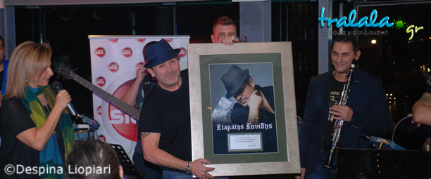 Ο Σταμάτης Γονίδης μας παρουσίασε το νέο του δίσκο «Πλάτη με Πλάτη» έχοντας στο πλευρό του τον Sfera 102.2! | Πλούσιο Φωτορεπορτάζ