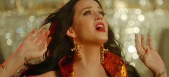 Katy Perry: Δείτε το νέο της βίντεο για το "Unconditionally"