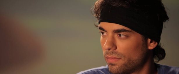 «Άστο... δεν καταλαβαίνεις» | Ακούστε το νέο τραγούδι του Λεωνίδα Σώζου