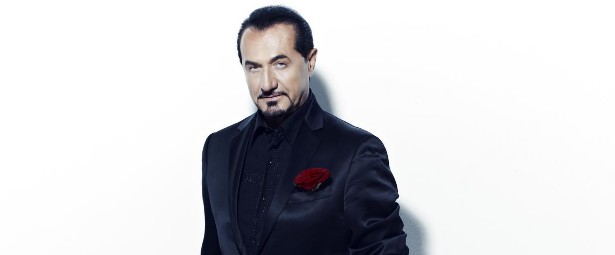 Λευτέρης Πανταζής|Δείτε ένα στιγμιότυπο από την εμφάνισή του στην εκπομπή του Νίκου Μουτσινά