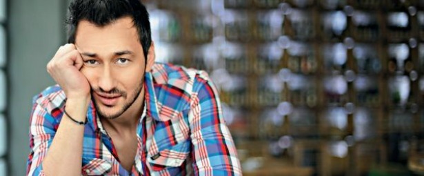 Πάνος Καλίδης| Δείτε το νέο του video clip για το "Σπίρτο"