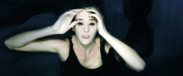 Πάμε Θέατρο | Προτείνουμε: «Πνιγμονή» στο Vault