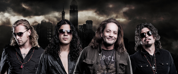 "Feeder": Ακούστε το νέο τραγούδι των Red Dragon Cartel του Jake E. Lee