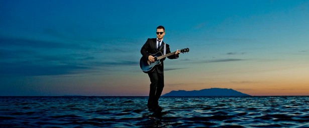 «Στον τόπο αυτό» | Ο Στέλιος Βραχιόλογλου μας παρουσιάζει τη δεύτερη δισκογραφική του δουλεία