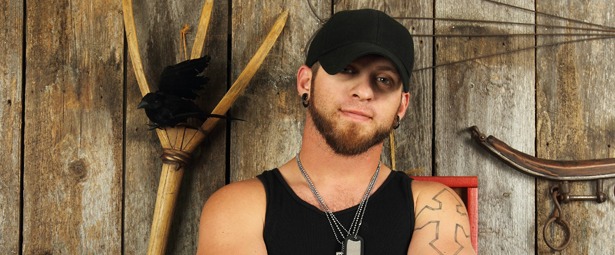 “Bottoms Up”| Δείτε το νέο video clip του Brantley Gilbert