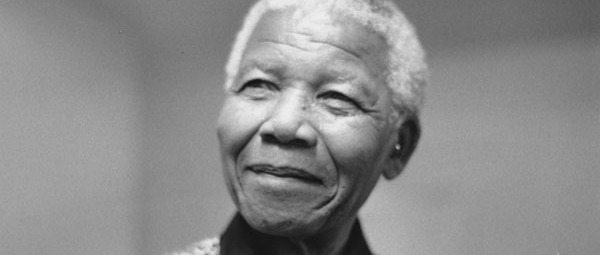 Τι έγραψαν οι ξένοι καλλιτέχνες για τον θάνατο του Nelson Mandela;