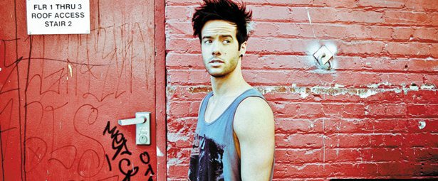 “Motel Pool”| Δείτε το νέο video clip του Travis Garland