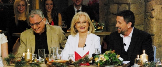 Αλλάζουμε το χρόνο και τραγουδάμε «Στην Υγειά μας ρε παιδιά»! | Δείτε φωτογραφίες