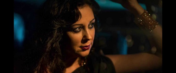 «Η Πανσέληνος» | Ακούστε το νέο τραγούδι από την Διονυσία Καρόκη!